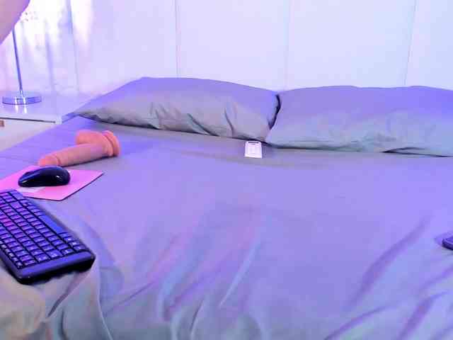 LilyBratz webcam