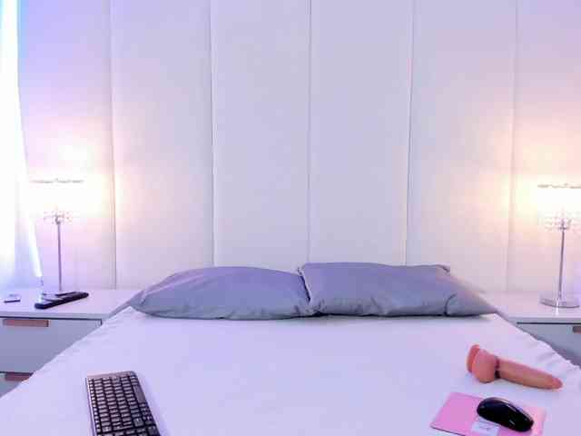 LilyBratz webcam