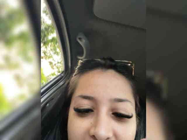 LilyBratz webcam