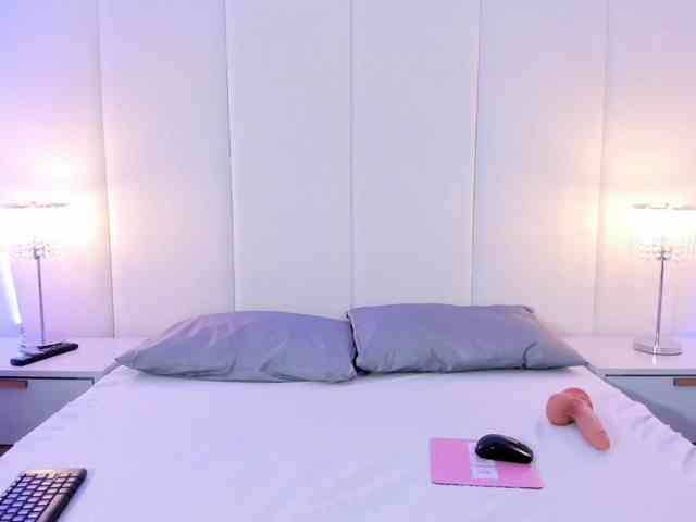 LilyBratz webcam