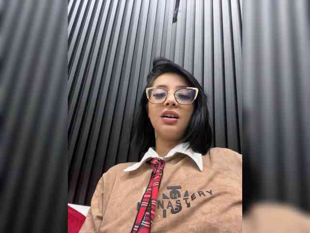 LilyBratz webcam
