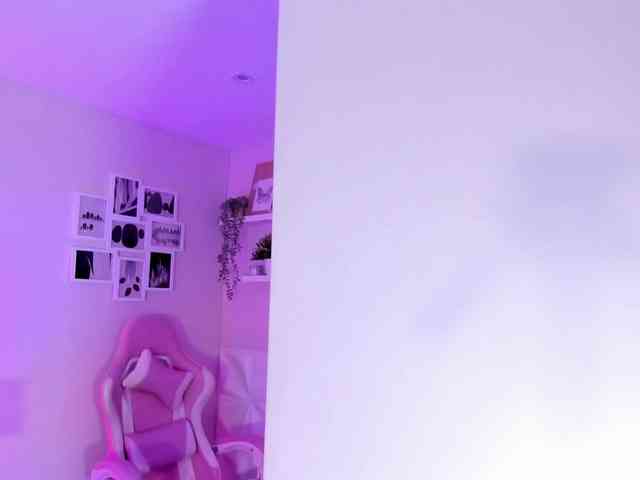 LilyBratz webcam