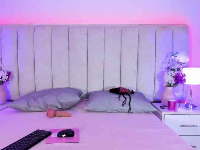 LilyBratz webcam