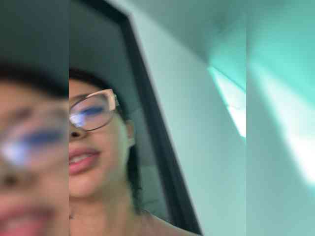 LilyBratz webcam