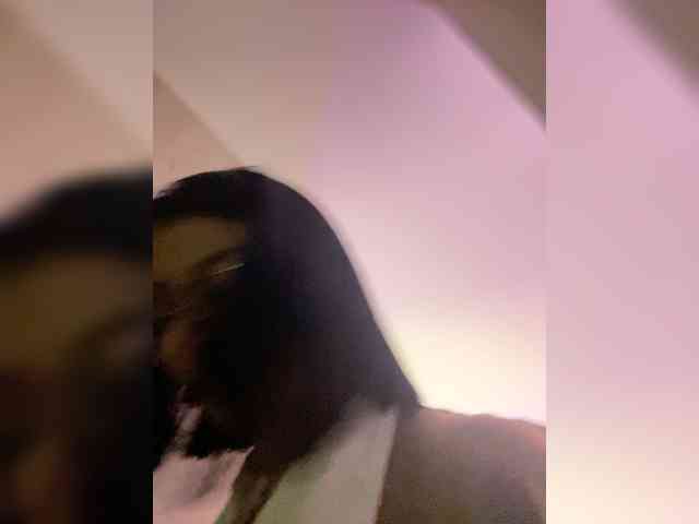 LilyBratz webcam
