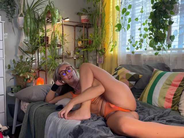 Naked Sunnie-dayz wants you to fuck her body now sunnie-dayz from BongaCams