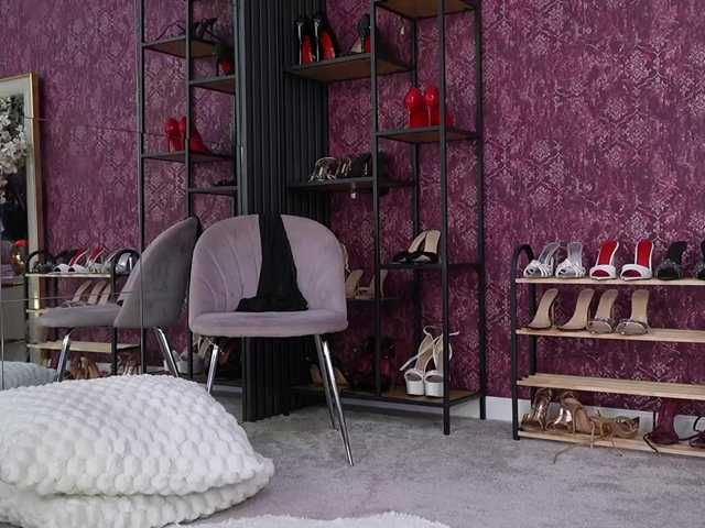 Sweet-Mishelle's BongaCams show and profile