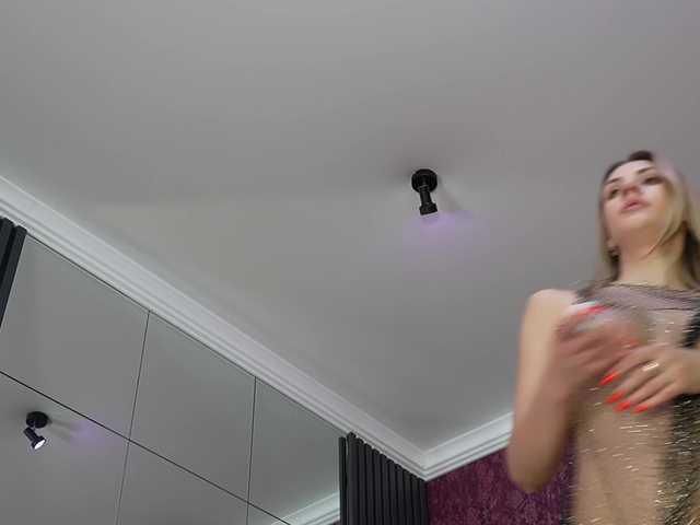 Sweet-Mishelle's BongaCams show and profile