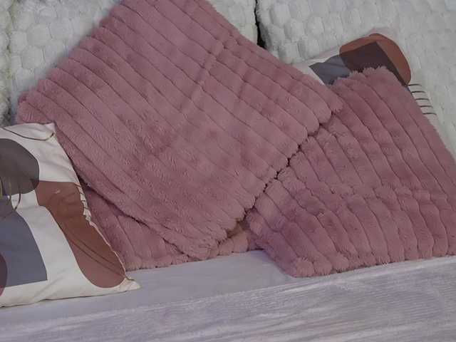 Sweet-Mishelle's BongaCams show and profile