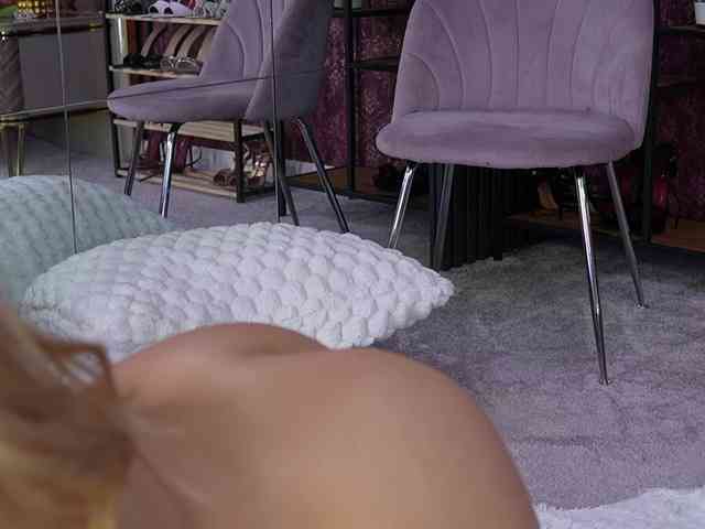 Sweet-Mishelle webcam