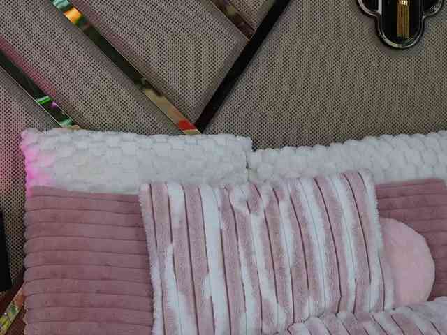 Sweet-Mishelle webcam