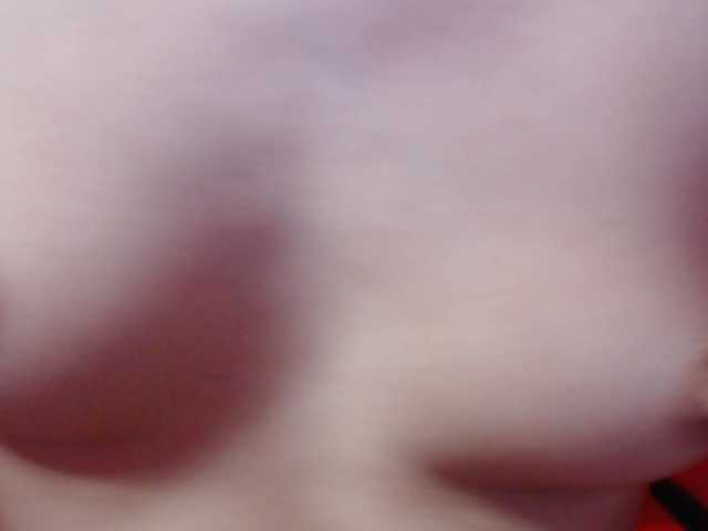 cristal-hills-19's BongaCams show and profile