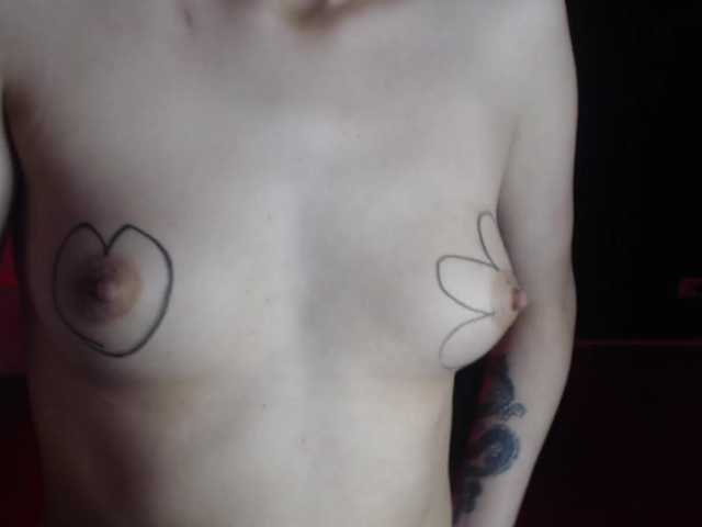 cristal-hills-19's BongaCams show and profile