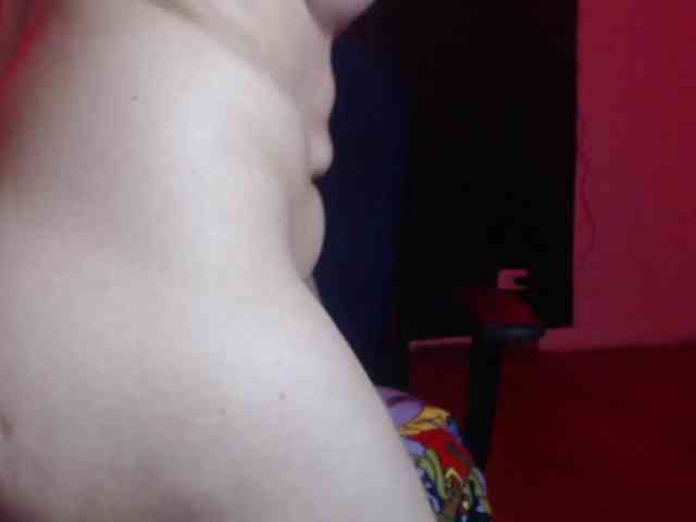 cristal-hills-19 Live Webcam on BongaCams