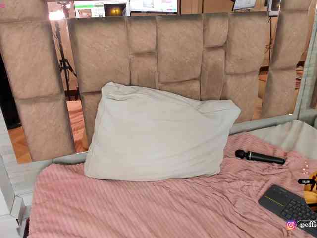 LilianStarfire webcam