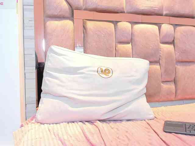 LilianStarfire webcam