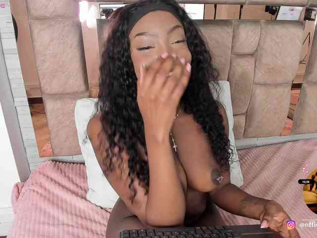 LilianStarfire webcam