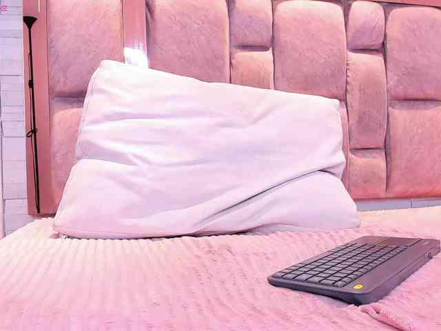 LilianStarfire webcam