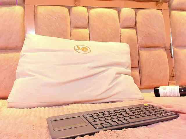 LilianStarfire webcam