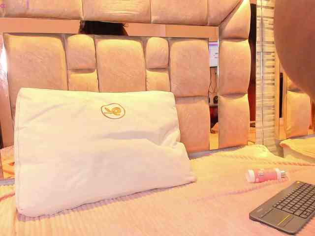 LilianStarfire webcam