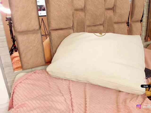 LilianStarfire webcam