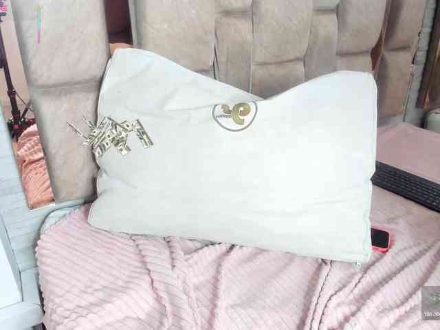 LilianStarfire webcam