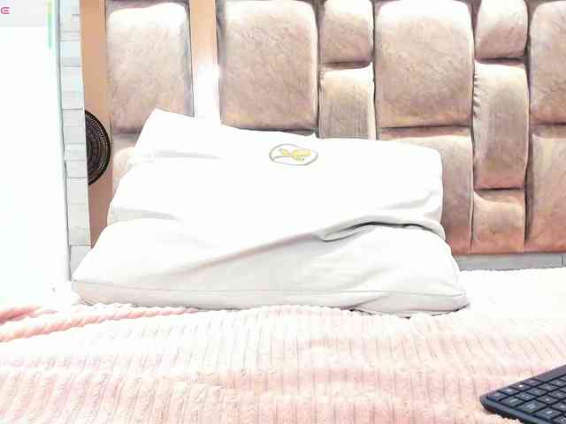 LilianStarfire webcam