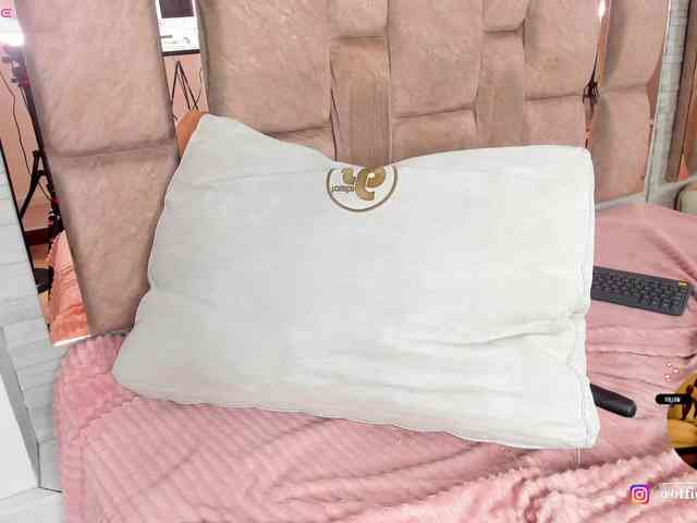 LilianStarfire webcam