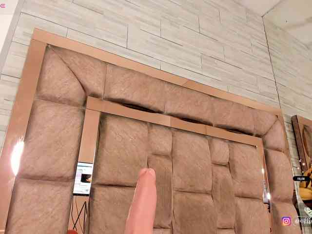 LilianStarfire webcam