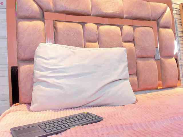 LilianStarfire webcam