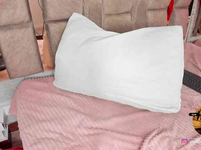 LilianStarfire webcam