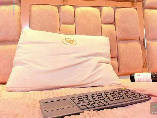 LilianStarfire webcam