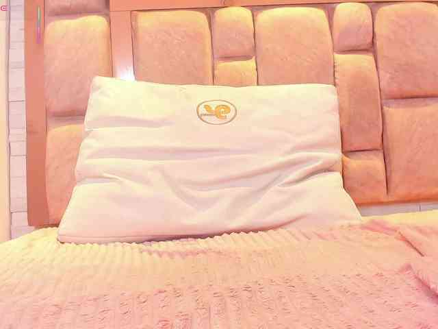 LilianStarfire webcam