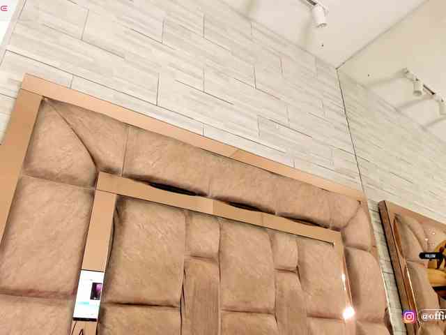 LilianStarfire webcam