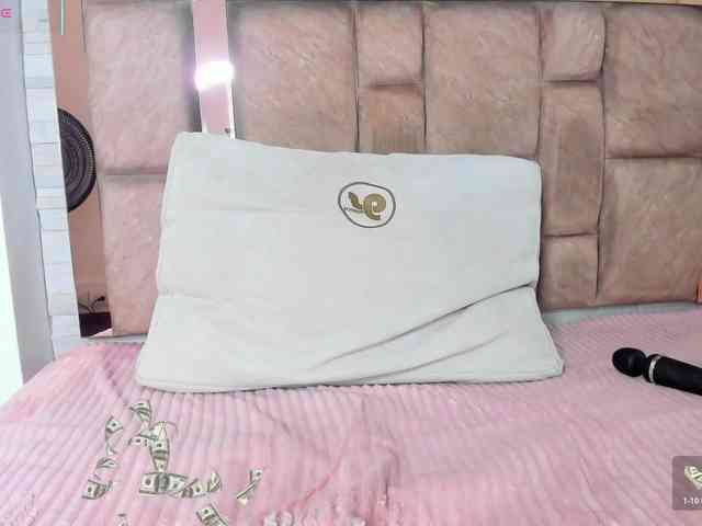 LilianStarfire webcam