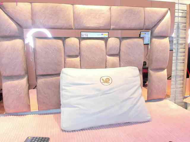 LilianStarfire webcam