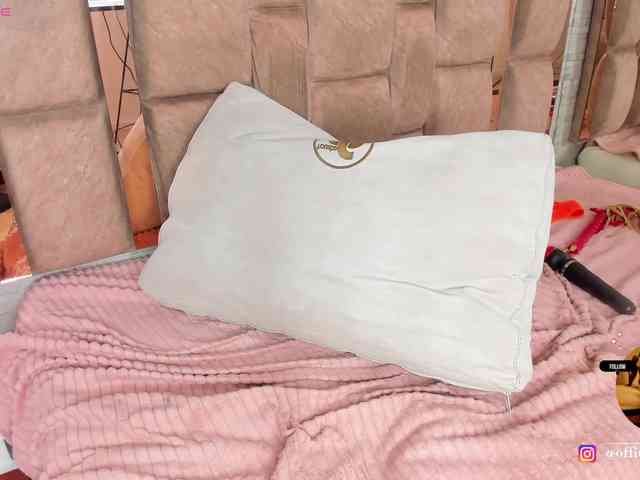 LilianStarfire webcam