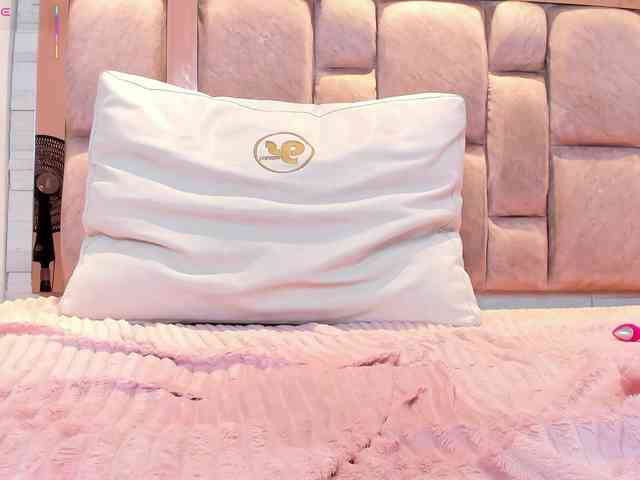 LilianStarfire webcam