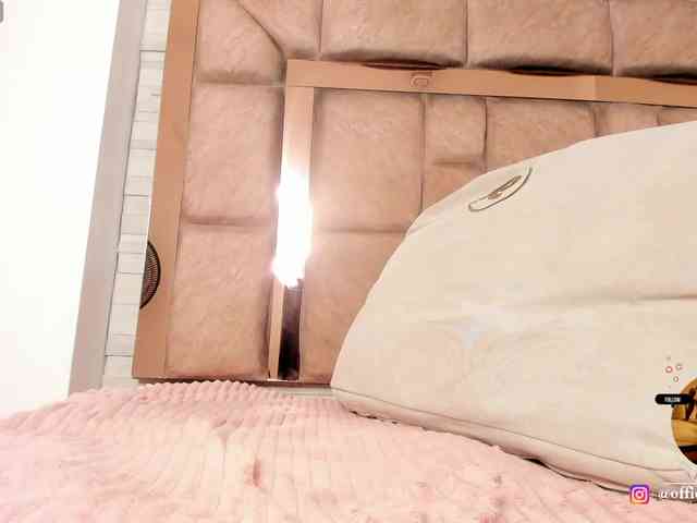 LilianStarfire webcam