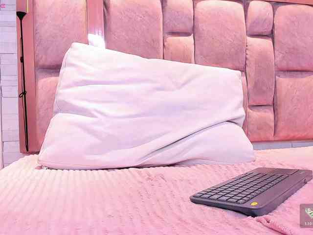 LilianStarfire webcam