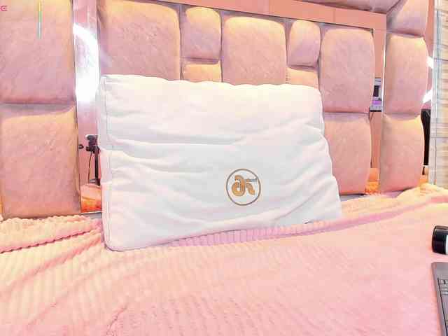 LilianStarfire webcam