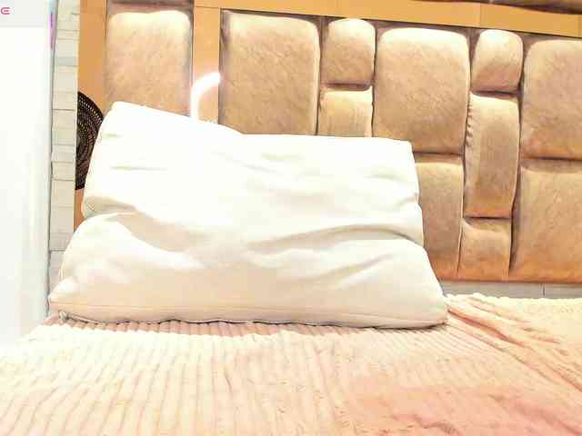 LilianStarfire webcam