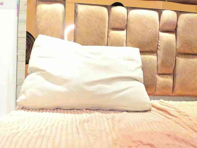 LilianStarfire webcam