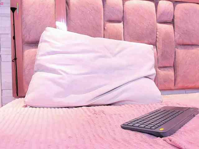 LilianStarfire webcam