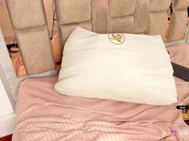 LilianStarfire webcam