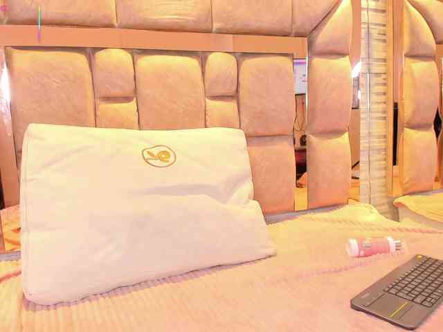 LilianStarfire webcam