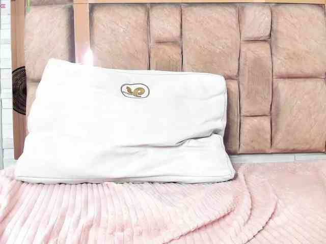 LilianStarfire webcam