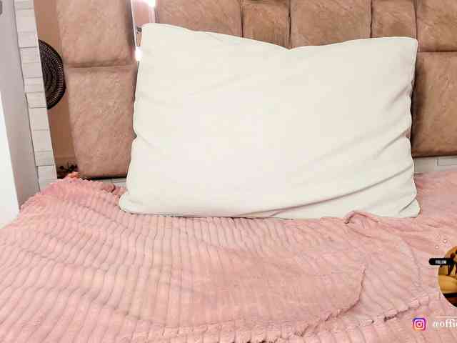 LilianStarfire webcam