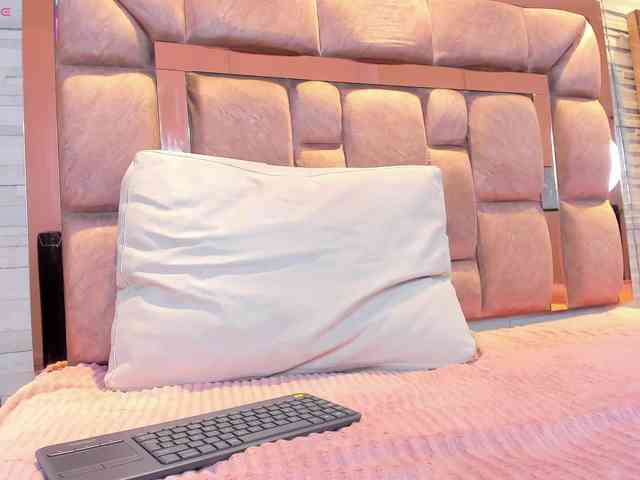 LilianStarfire webcam