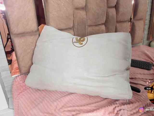 LilianStarfire webcam